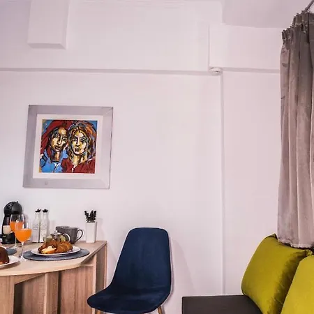 Lux Downtown Apartment *