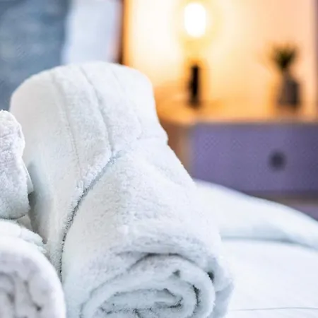 Lux Downtown * Serres