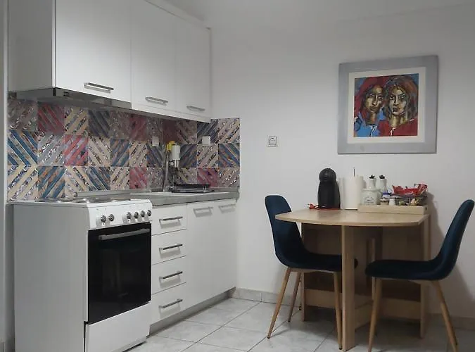 Lux Downtown * Serres