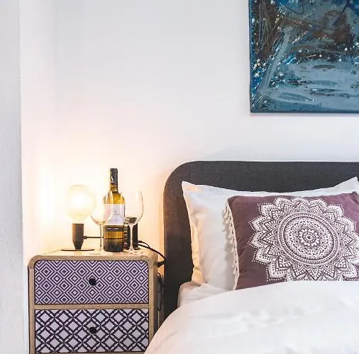 Lux Downtown Apartment *