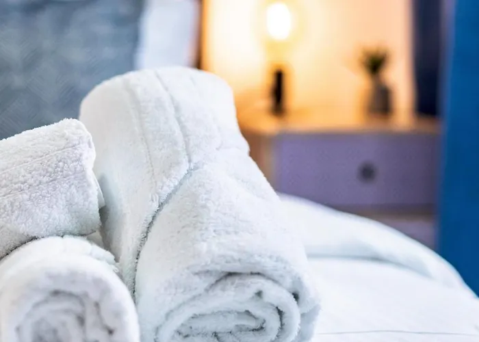 Lux Downtown * Serres